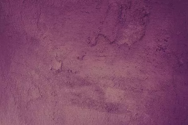 Pose d'enduit de décoration sur un mur mauve, Porto-Vecchio, Inside Casa